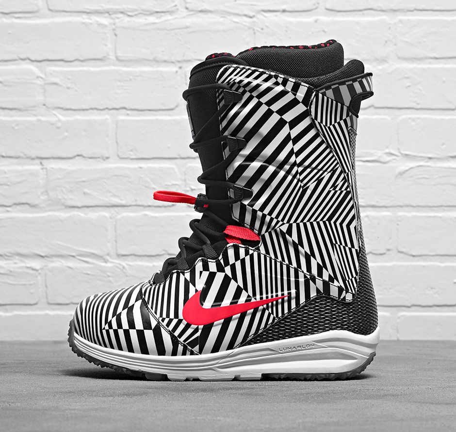 nike-lunarendor-snowboarding-boot-dazzle-2.jpg